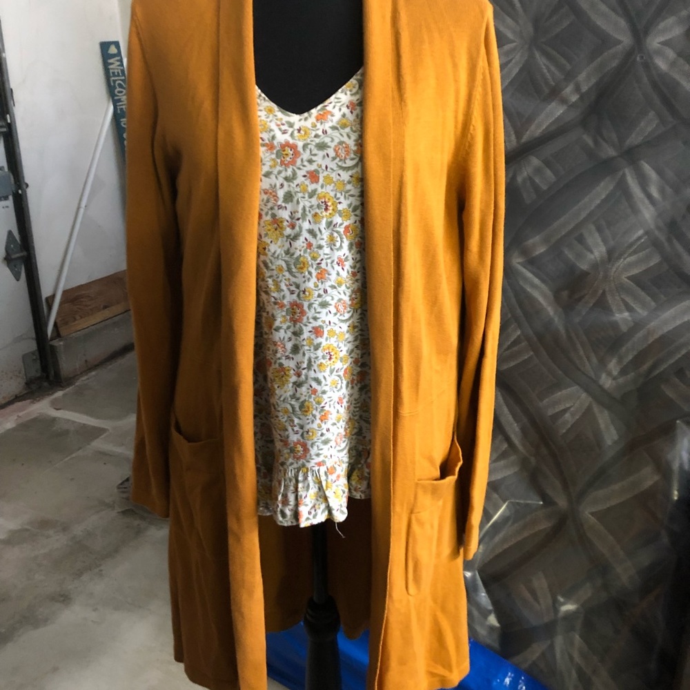Isaac Mizrahi live long duster sweater with top. Selling as a set